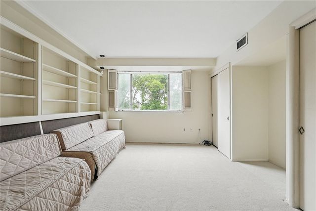 5048 5th Ave 101, Shadyside, PA 15232