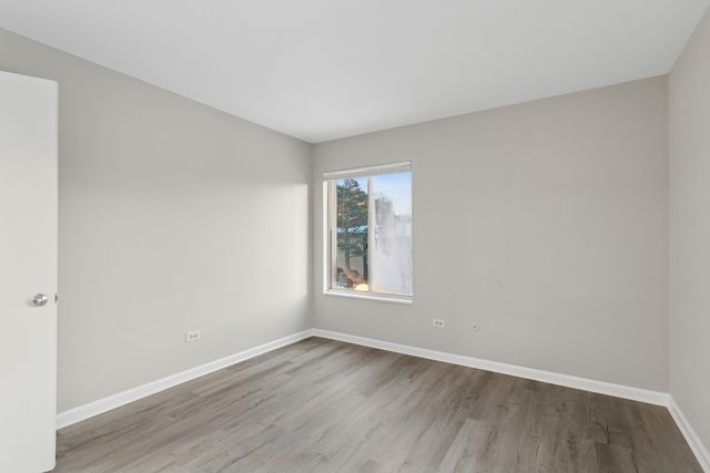 6185 Pinewood Court 202, Willowbrook, IL 60527