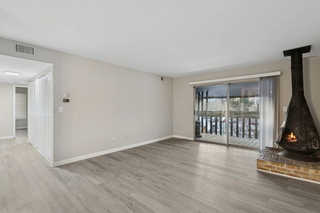 6185 Pinewood Court 202, Willowbrook, IL 60527