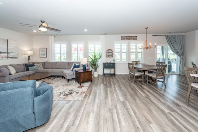 472 Richfield Way, Summerville, SC 29486