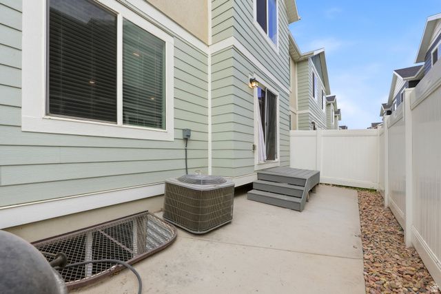 1098 E WATERWAY LN, Saratoga Springs, UT 84045