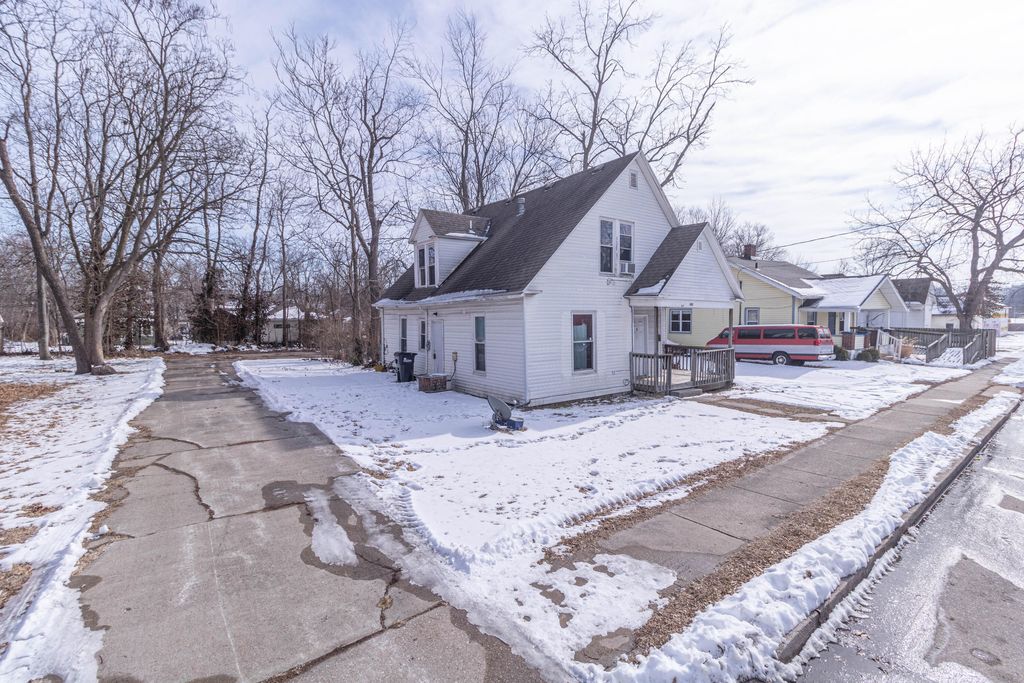 700 WASHINGTON AVE, Columbia, MO 65201