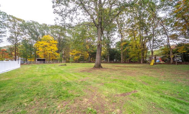 882 Killingworth Road, Haddam, CT 06441