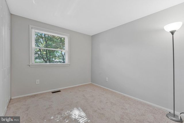 1105 CLARKE ST, Herndon, VA 20170