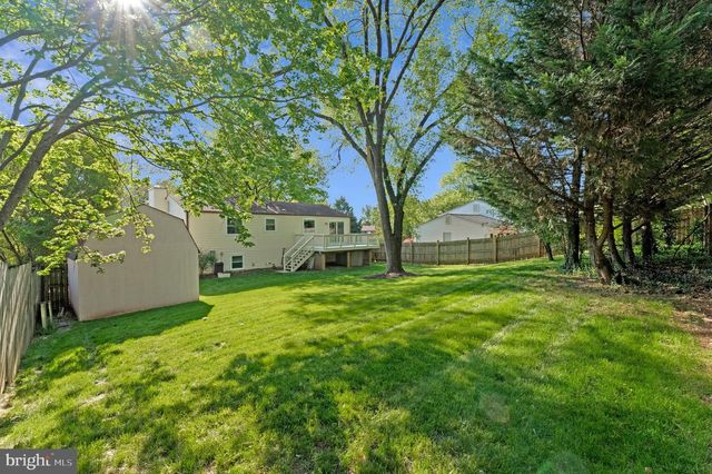 1105 CLARKE ST, Herndon, VA 20170