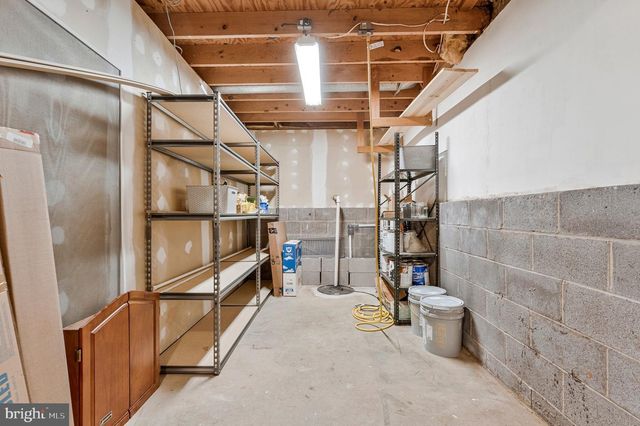 1105 CLARKE ST, Herndon, VA 20170
