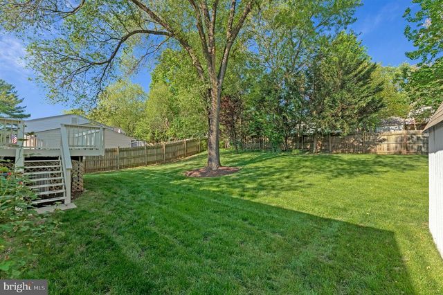 1105 CLARKE ST, Herndon, VA 20170