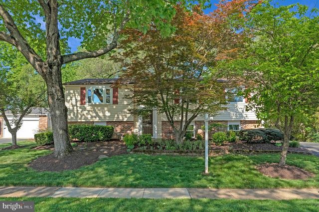 1105 CLARKE ST, Herndon, VA 20170