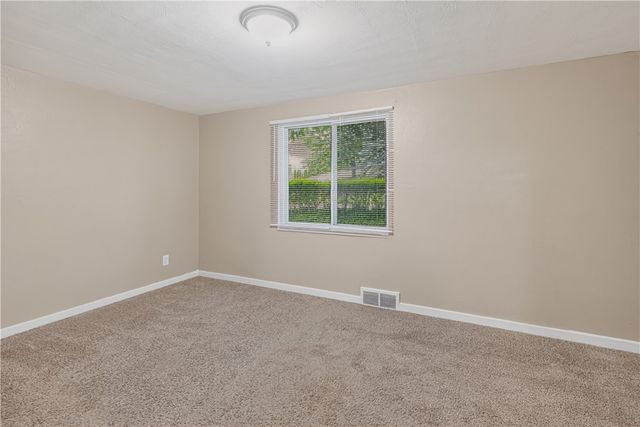 921 Lincoln Way, Mckeesport, PA 15132