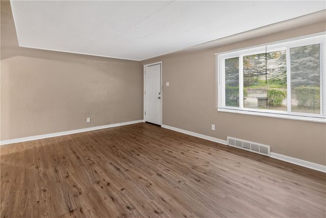 921 Lincoln Way, Mckeesport, PA 15132