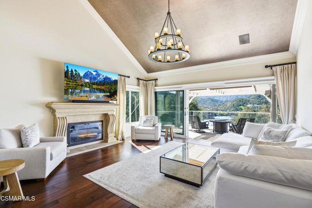 708 Ravensbury Street, Lake Sherwood, CA 91361