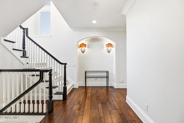 708 Ravensbury Street, Lake Sherwood, CA 91361