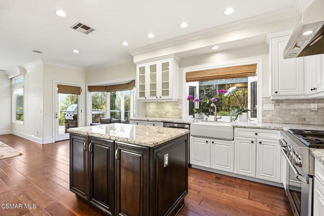 708 Ravensbury Street, Lake Sherwood, CA 91361