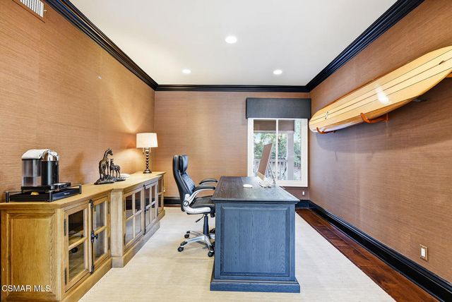 708 Ravensbury Street, Lake Sherwood, CA 91361