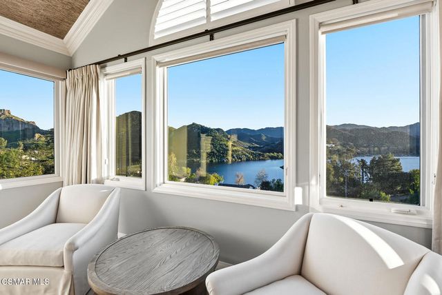 708 Ravensbury Street, Lake Sherwood, CA 91361