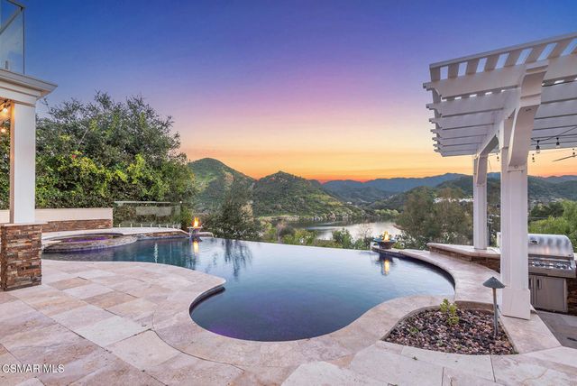 708 Ravensbury Street, Lake Sherwood, CA 91361