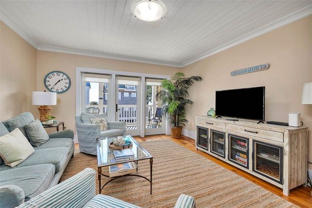 744 Ocean Blvd 202, St Simons Island, GA 31522