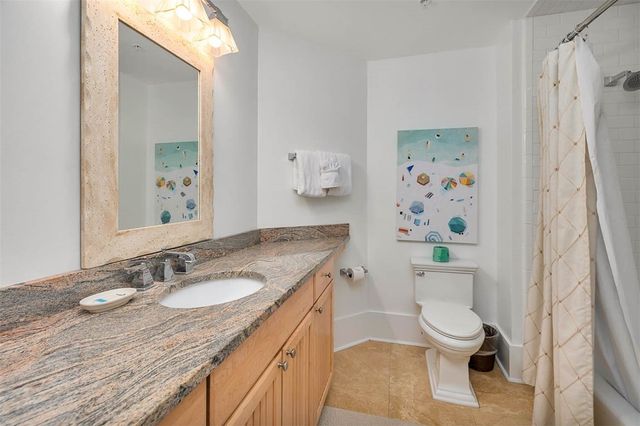 744 Ocean Blvd 202, St Simons Island, GA 31522