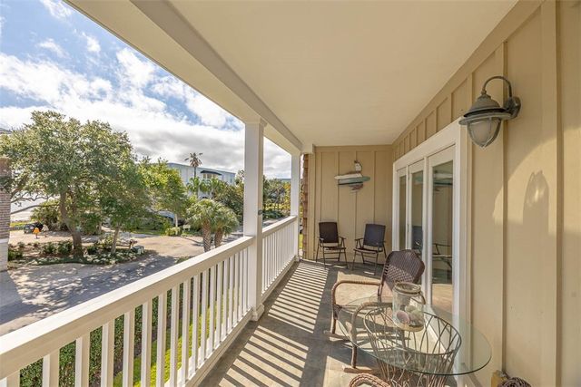 744 Ocean Blvd 202, St Simons Island, GA 31522