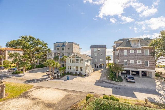 744 Ocean Blvd 202, St Simons Island, GA 31522