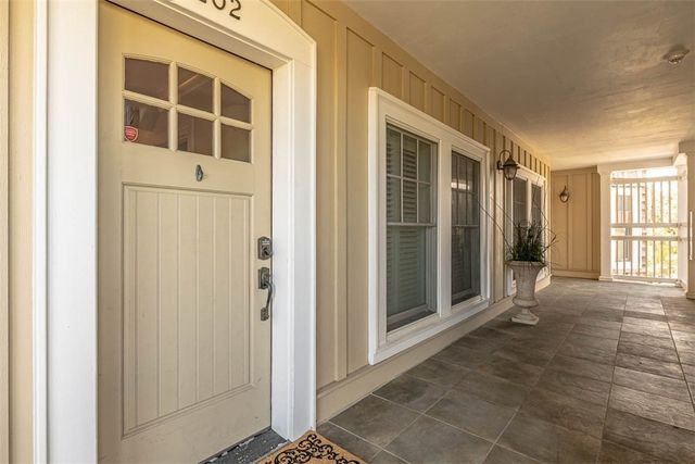 744 Ocean Blvd 202, St Simons Island, GA 31522