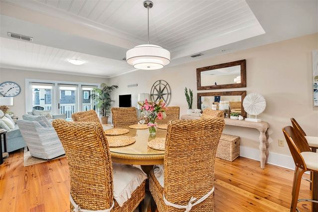 744 Ocean Blvd 202, St Simons Island, GA 31522