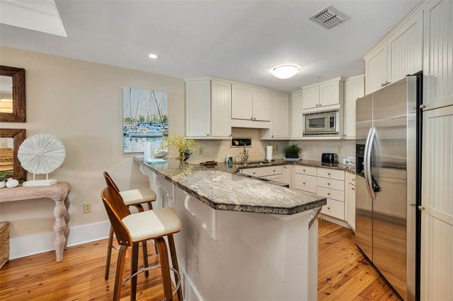 744 Ocean Blvd 202, St Simons Island, GA 31522