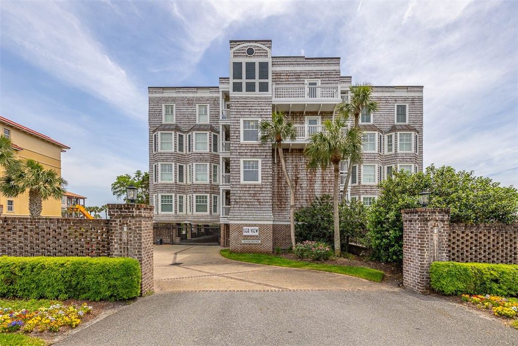 744 Ocean Blvd 202, St Simons Island, GA 31522