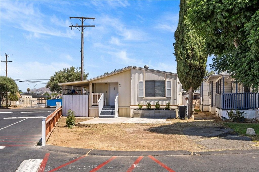 Image 2 of property listing at 25681 Alessandro Boulevard 65, Moreno Valley, CA 92553