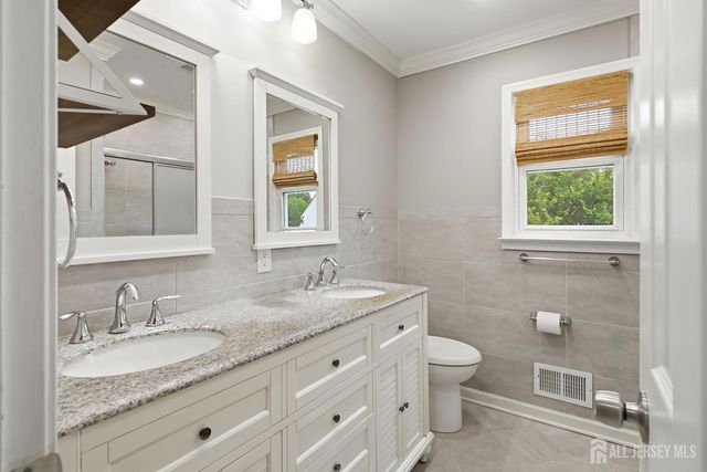 10 George Avenue, Monroe, NJ 08831