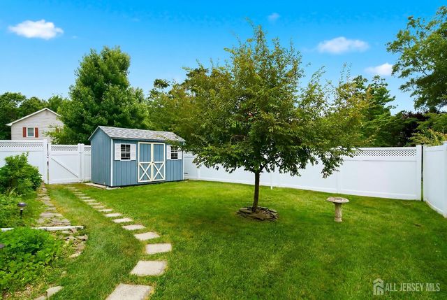 10 George Avenue, Monroe, NJ 08831