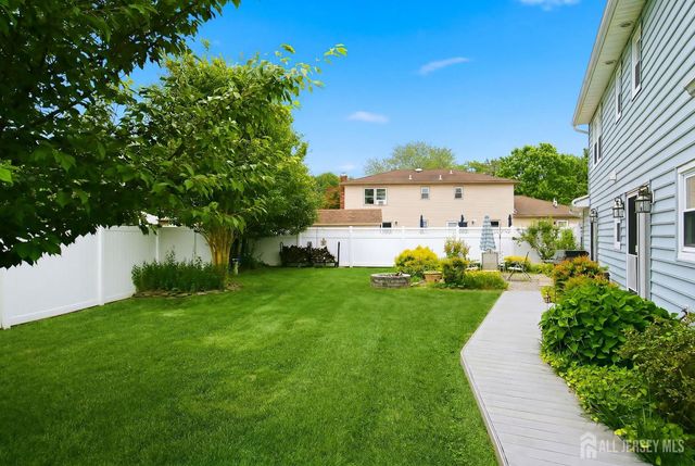 10 George Avenue, Monroe, NJ 08831