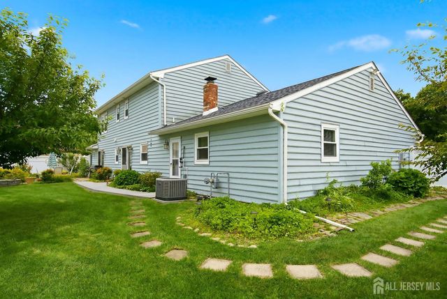 10 George Avenue, Monroe, NJ 08831