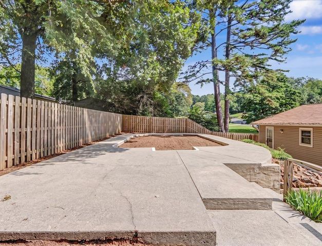 105 Kingsbrook Street, Hot Springs, AR 71913