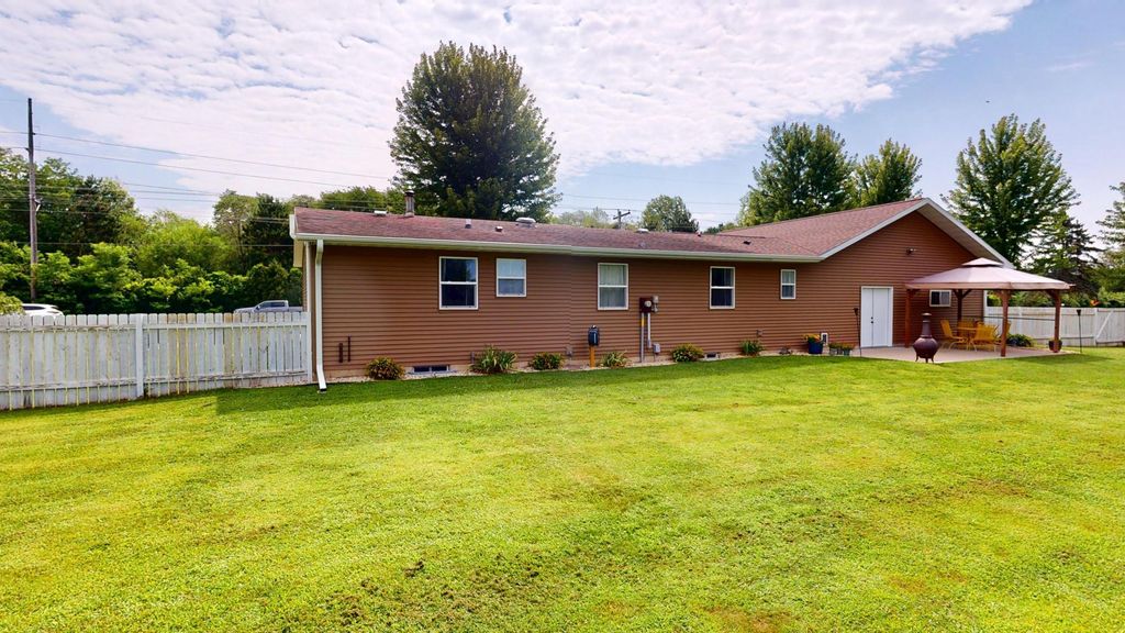 Image 8 of property listing at N7781 Amsterdam Prairie Road, Holmen, WI 54636