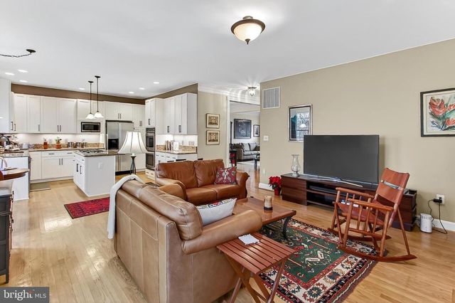 4818 9TH ST S, Arlington, VA 22204