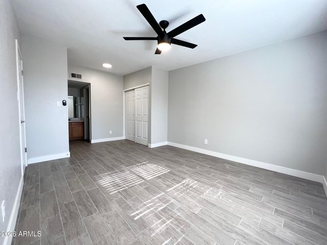 5757 W EUGIE Avenue 2049, Glendale, AZ 85304