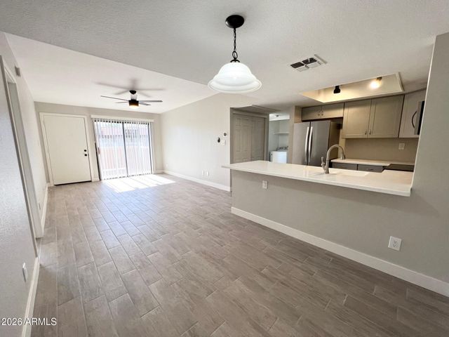 5757 W EUGIE Avenue 2049, Glendale, AZ 85304