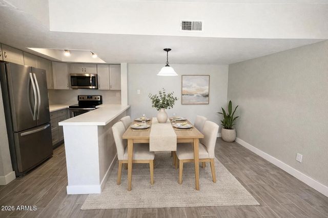 5757 W EUGIE Avenue 2049, Glendale, AZ 85304