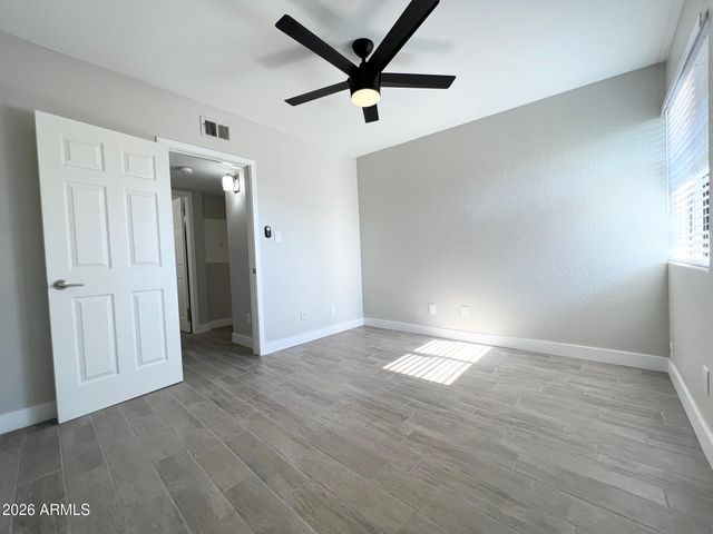 5757 W EUGIE Avenue 2049, Glendale, AZ 85304