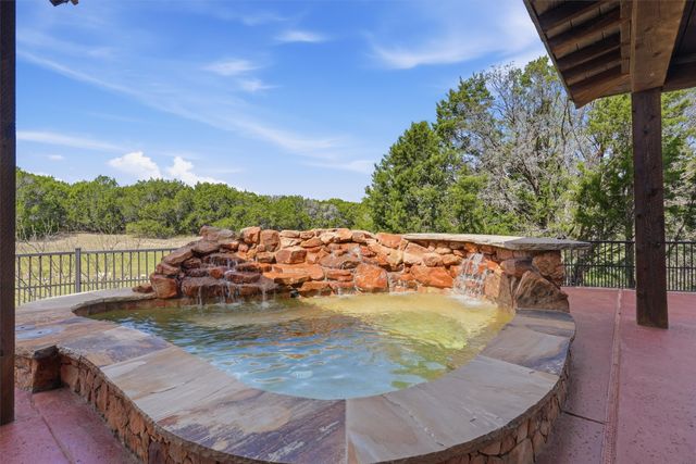 1080 Cascade Lane, Graford, TX 76449