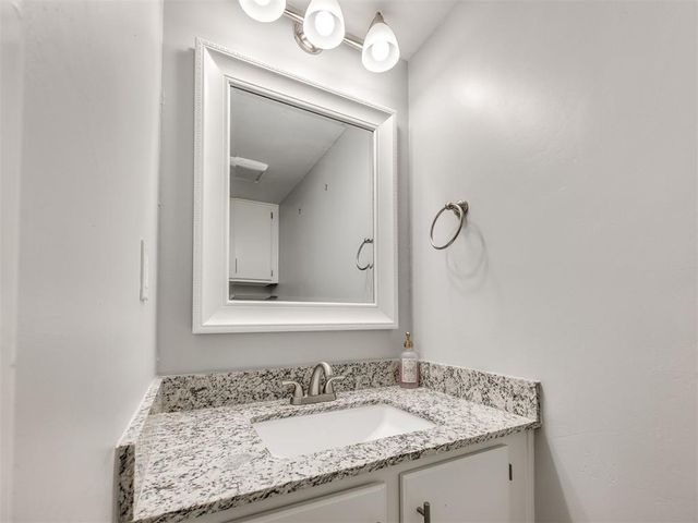 9636 N Hefner Village Boulevard, Oklahoma City, OK 73162