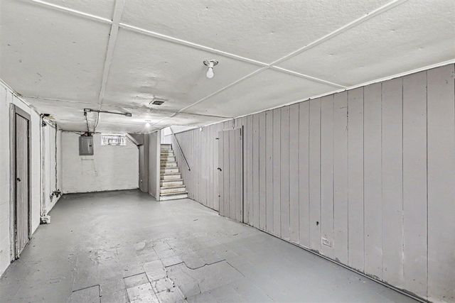 902 W Lapeer Street, Lansing, MI 48915