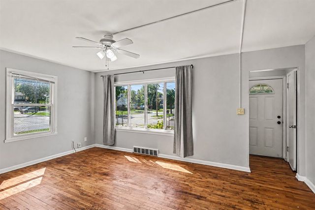 902 W Lapeer Street, Lansing, MI 48915