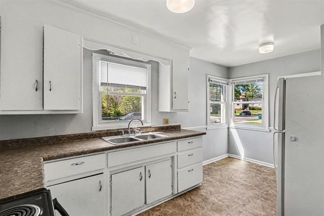 902 W Lapeer Street, Lansing, MI 48915
