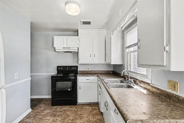 902 W Lapeer Street, Lansing, MI 48915