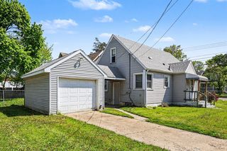 902 W Lapeer Street, Lansing, MI 48915