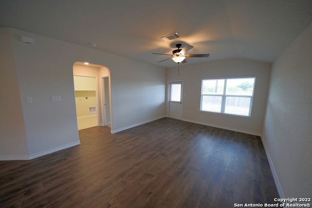 316 TOWN FRK, Cibolo, TX 78108