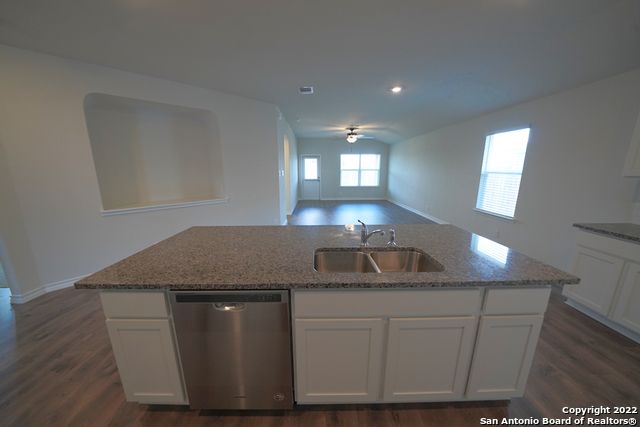 316 TOWN FRK, Cibolo, TX 78108