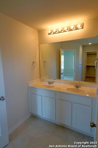 316 TOWN FRK, Cibolo, TX 78108